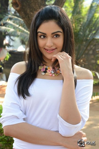 Adah-Sharma-at-Garam-Press-Meet